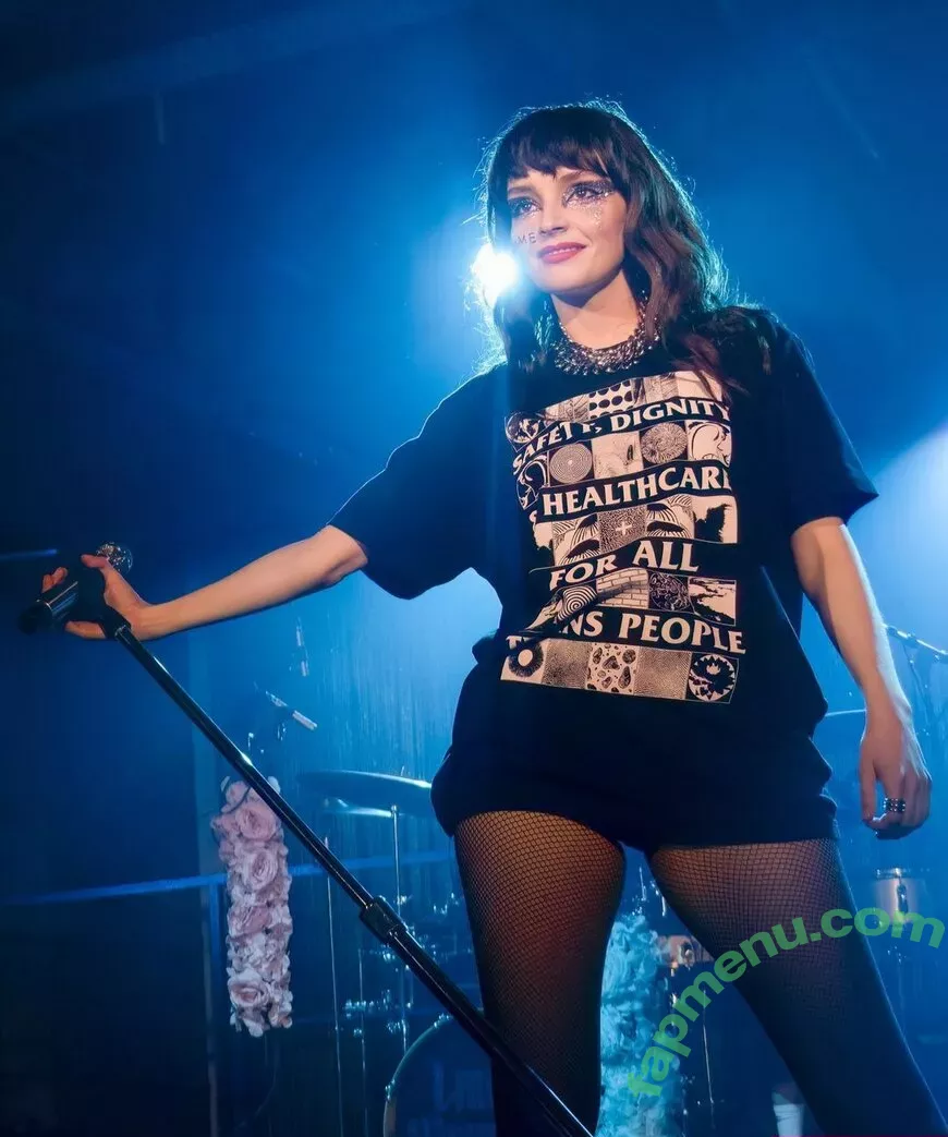 Lauren Mayberry nude photo #0583 (laurenevemayberry)