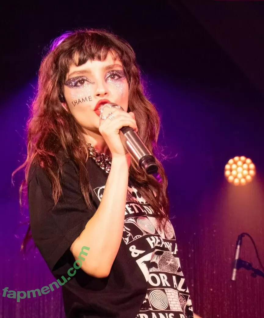 Lauren Mayberry nude photo #0590 (laurenevemayberry)