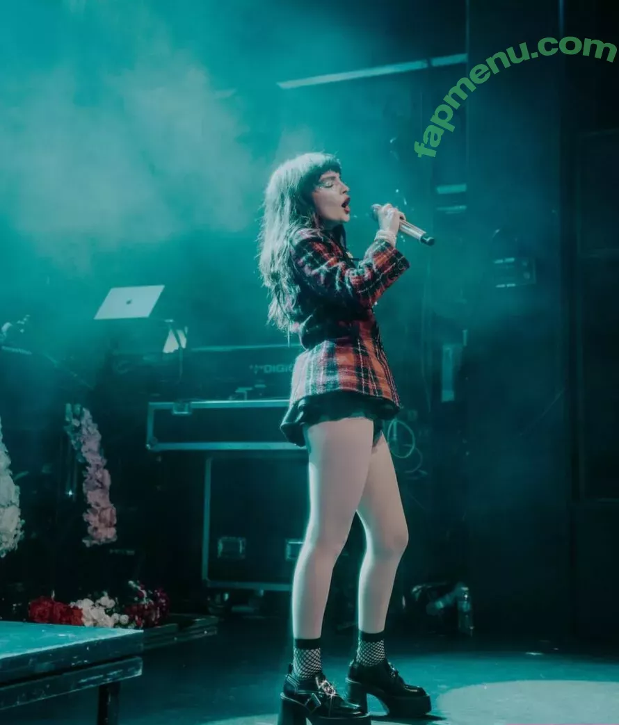 Lauren Mayberry nude photo #0625 (laurenevemayberry)