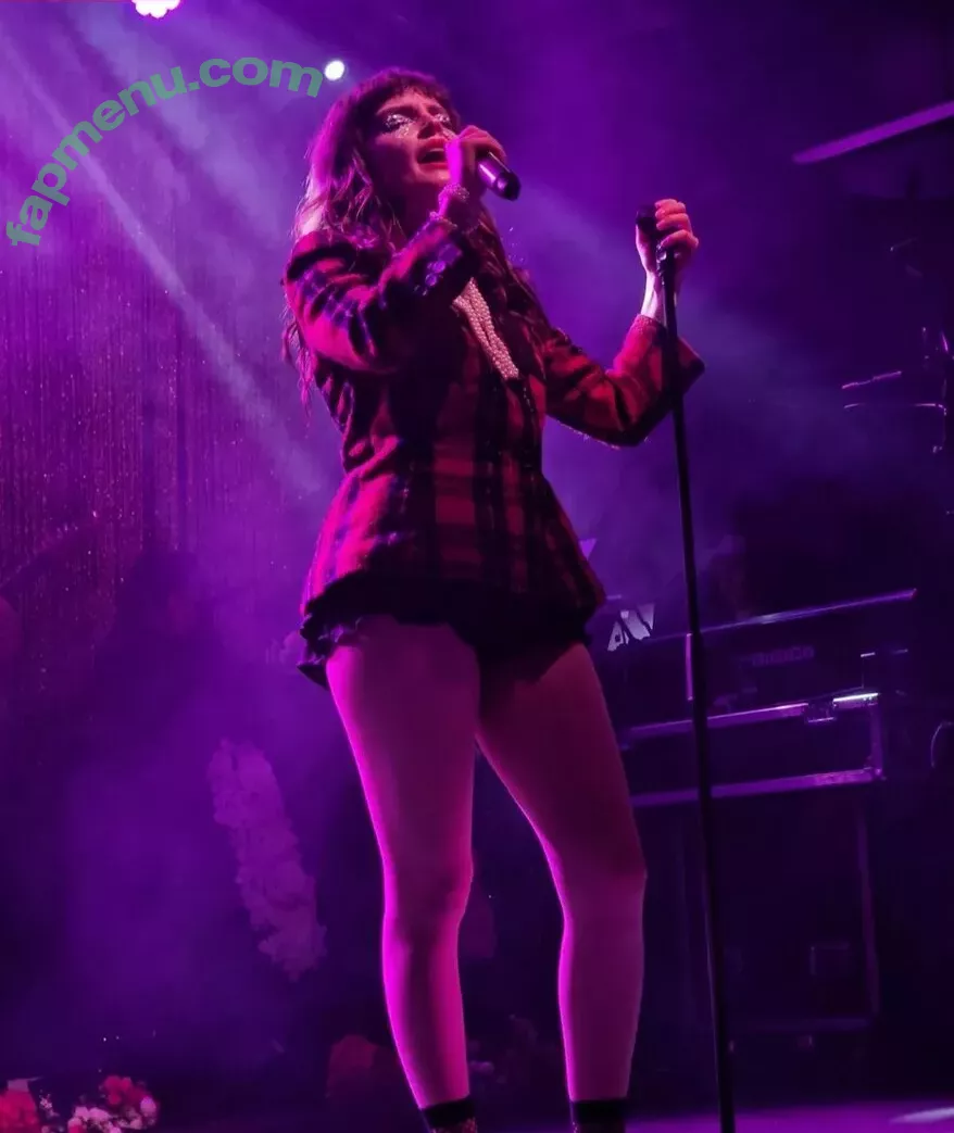 Lauren Mayberry nude photo #0637 (laurenevemayberry)