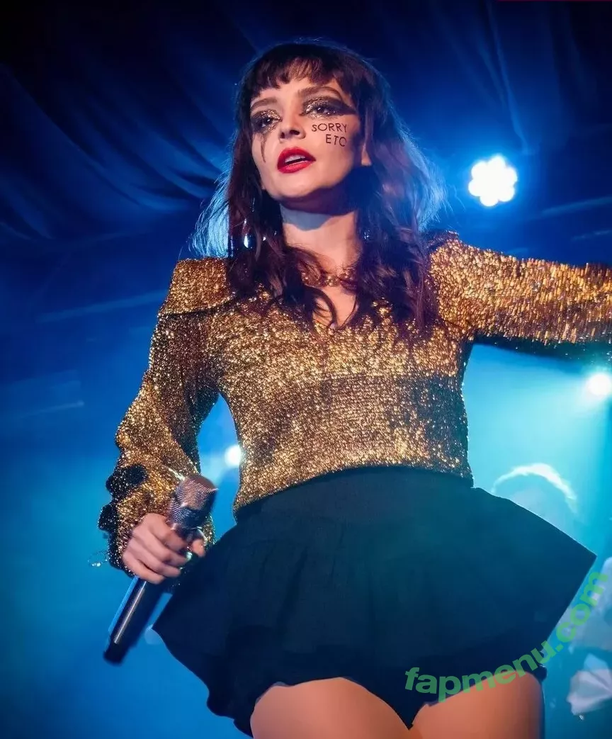 Lauren Mayberry nude photo #0664 (laurenevemayberry)