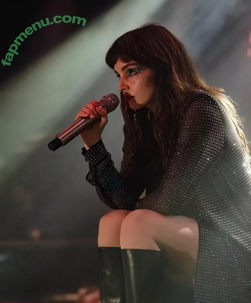 Lauren Mayberry nude photo #0677 (laurenevemayberry)