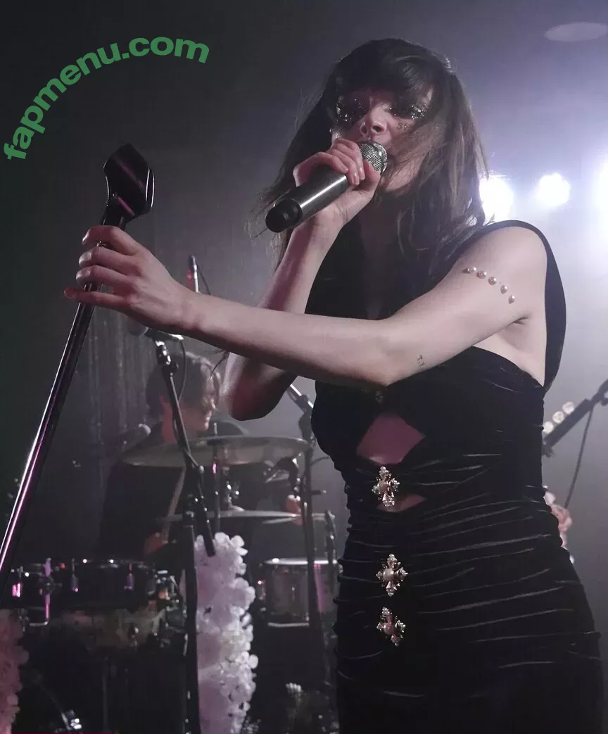 Lauren Mayberry nude photo #0711 (laurenevemayberry)