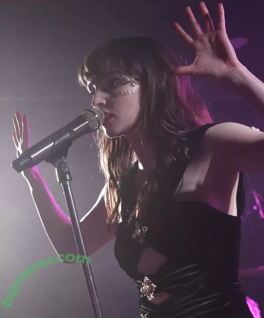 Lauren Mayberry nude photo #0714 (laurenevemayberry)