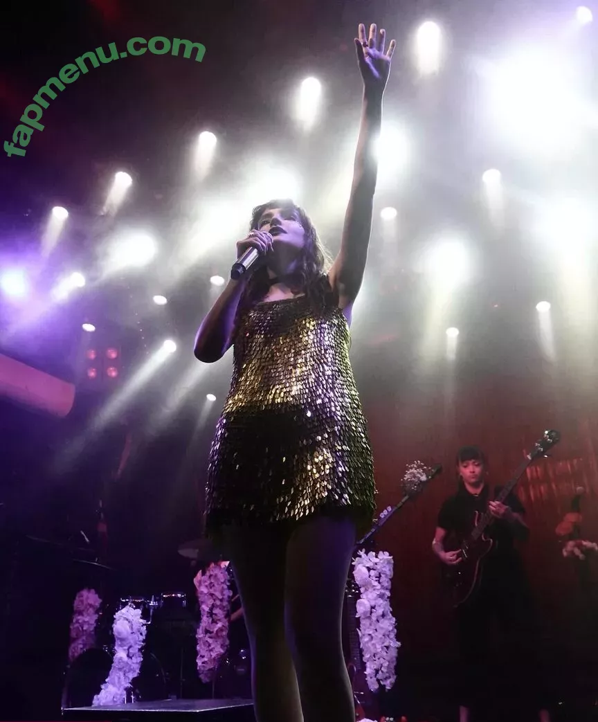 Lauren Mayberry nude photo #0727 (laurenevemayberry)