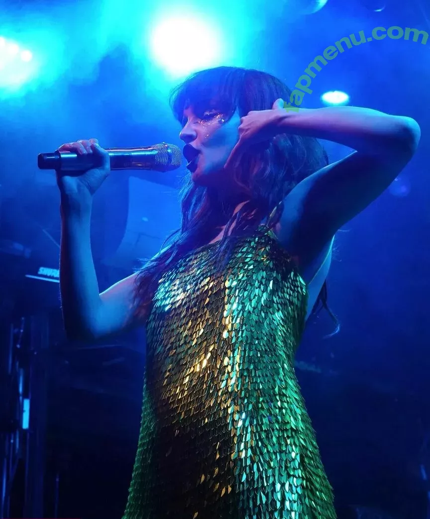 Lauren Mayberry nude photo #0734 (laurenevemayberry)