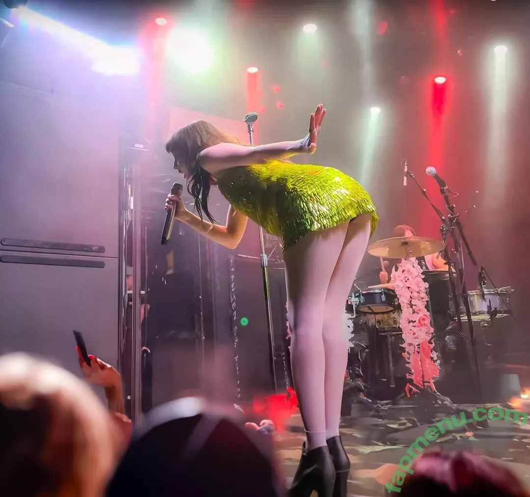 Lauren Mayberry nude photo #0736 (laurenevemayberry)