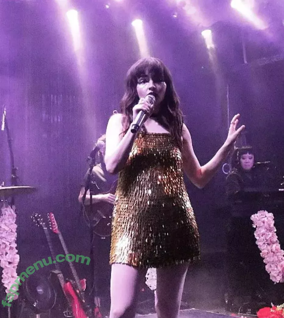 Lauren Mayberry nude photo #0738 (laurenevemayberry)