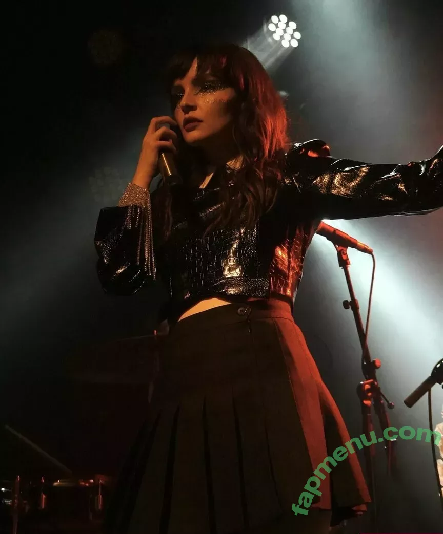 Lauren Mayberry nude photo #0766 (laurenevemayberry)