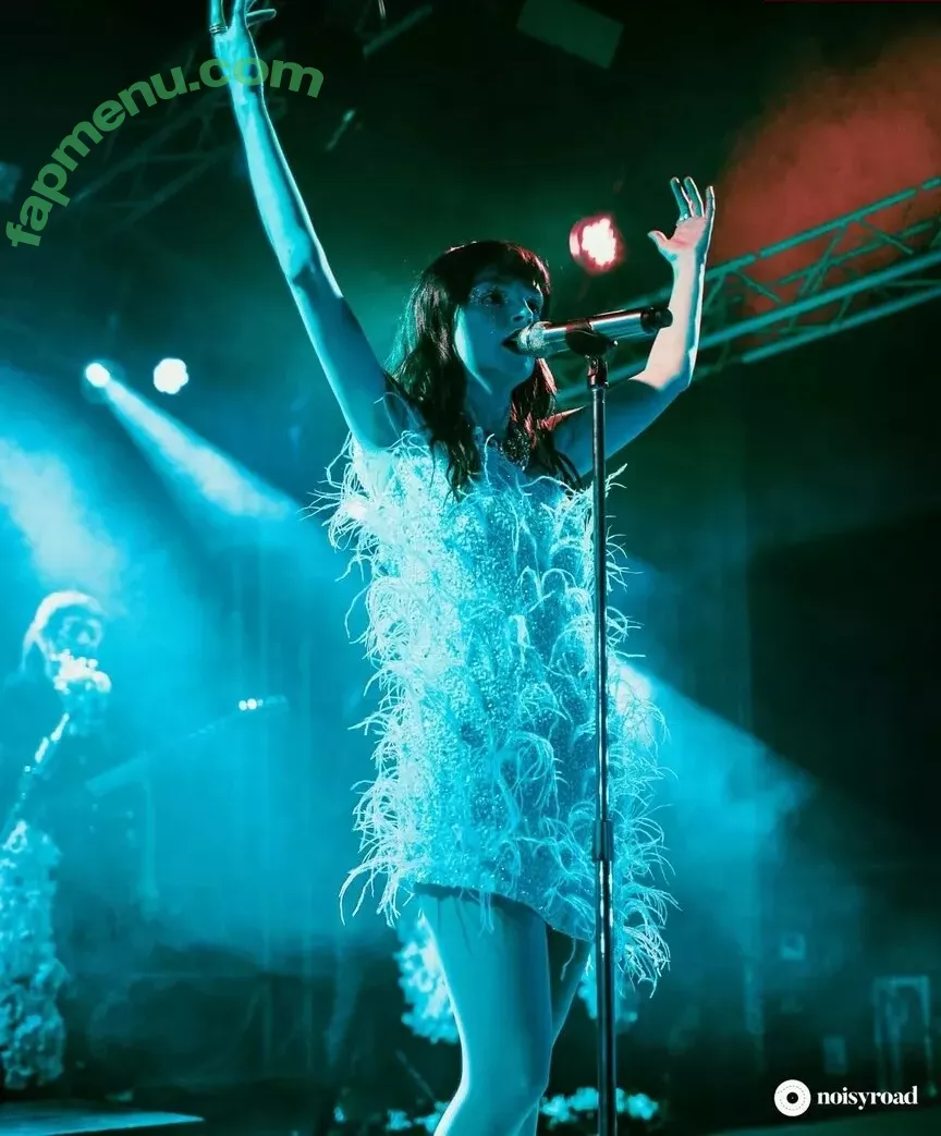 Lauren Mayberry nude photo #0776 (laurenevemayberry)