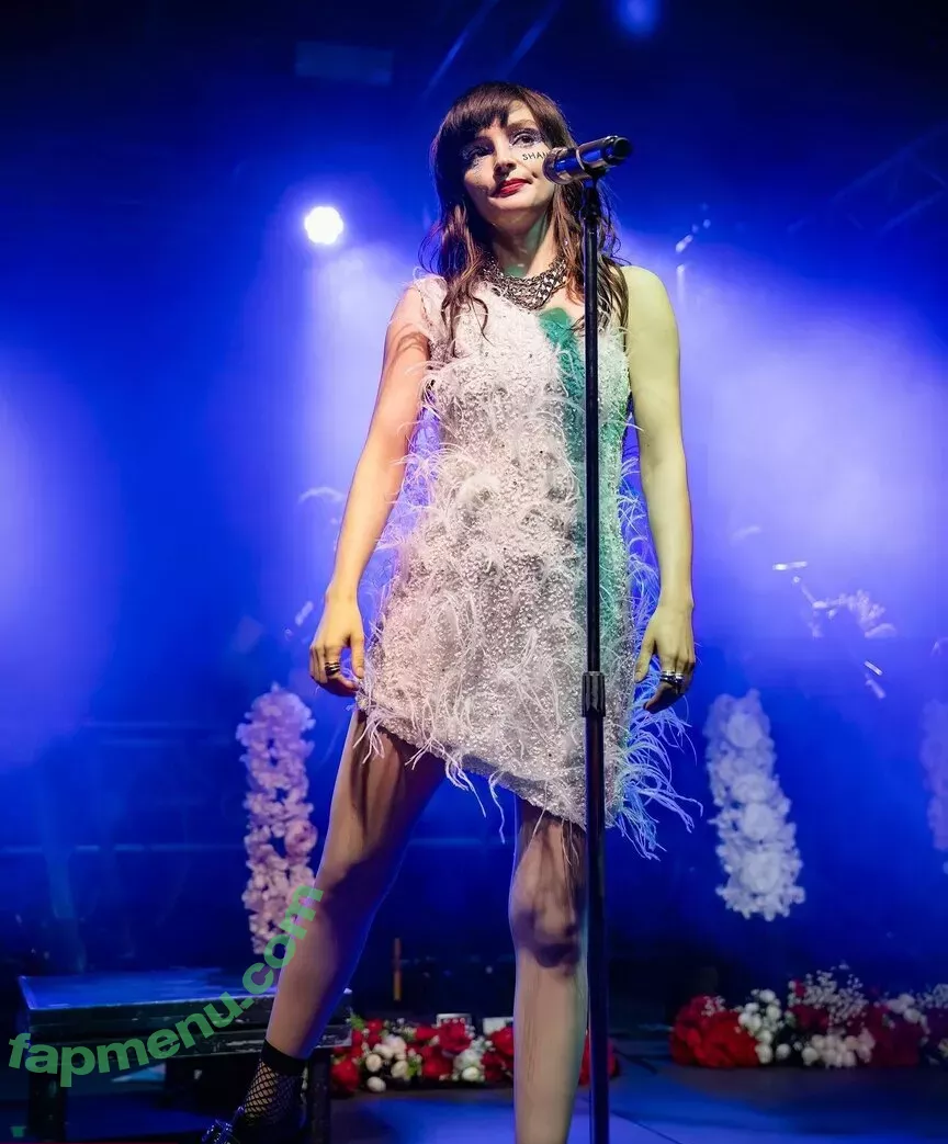 Lauren Mayberry nude photo #0782 (laurenevemayberry)