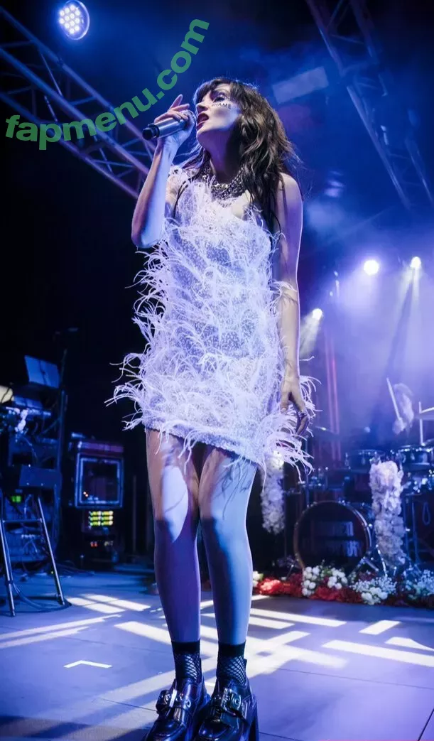 Lauren Mayberry nude photo #0790 (laurenevemayberry)