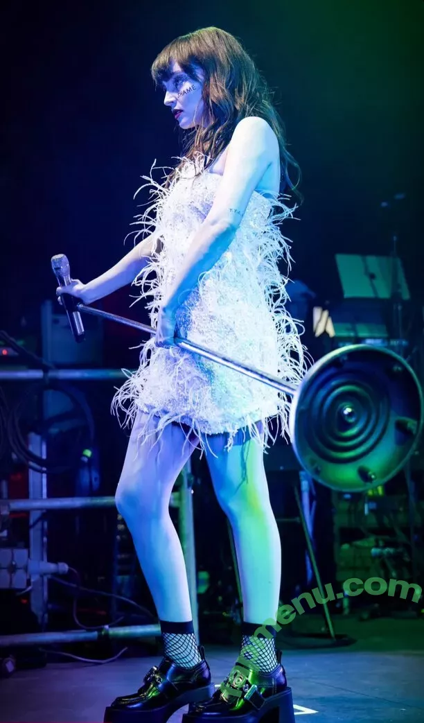 Lauren Mayberry nude photo #0791 (laurenevemayberry)