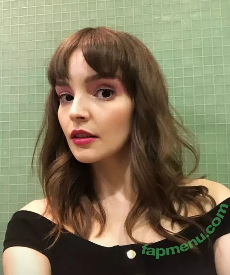 Lauren Mayberry nude photo #0822 (laurenevemayberry)