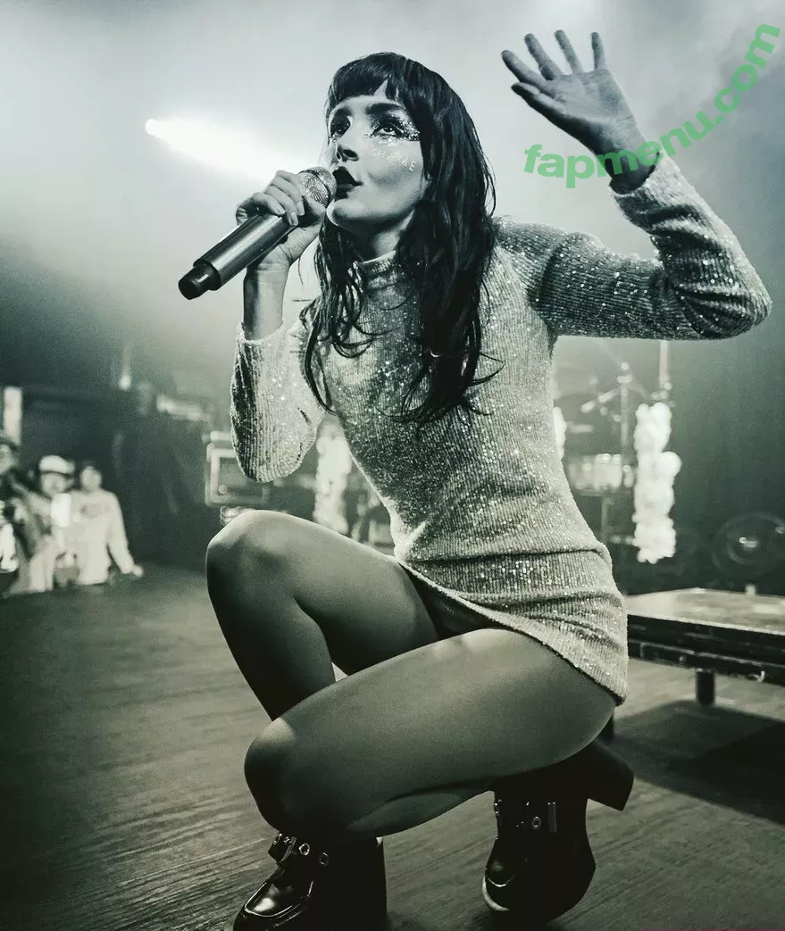 Lauren Mayberry nude photo #0844 (laurenevemayberry)