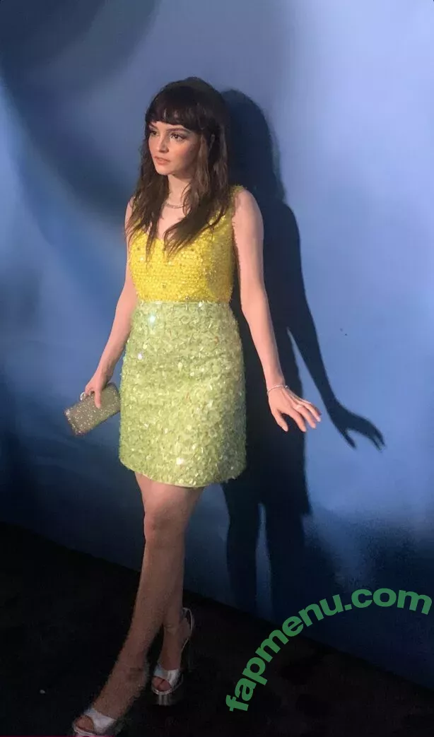 Lauren Mayberry nude photo #0905 (laurenevemayberry)