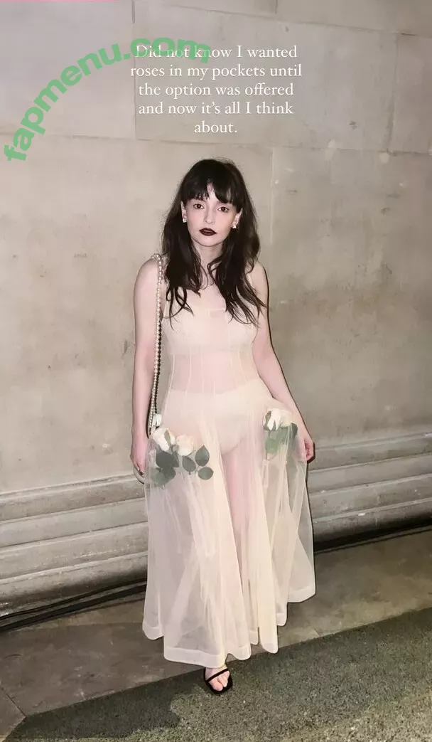 Lauren Mayberry nude photo #0919 (laurenevemayberry)