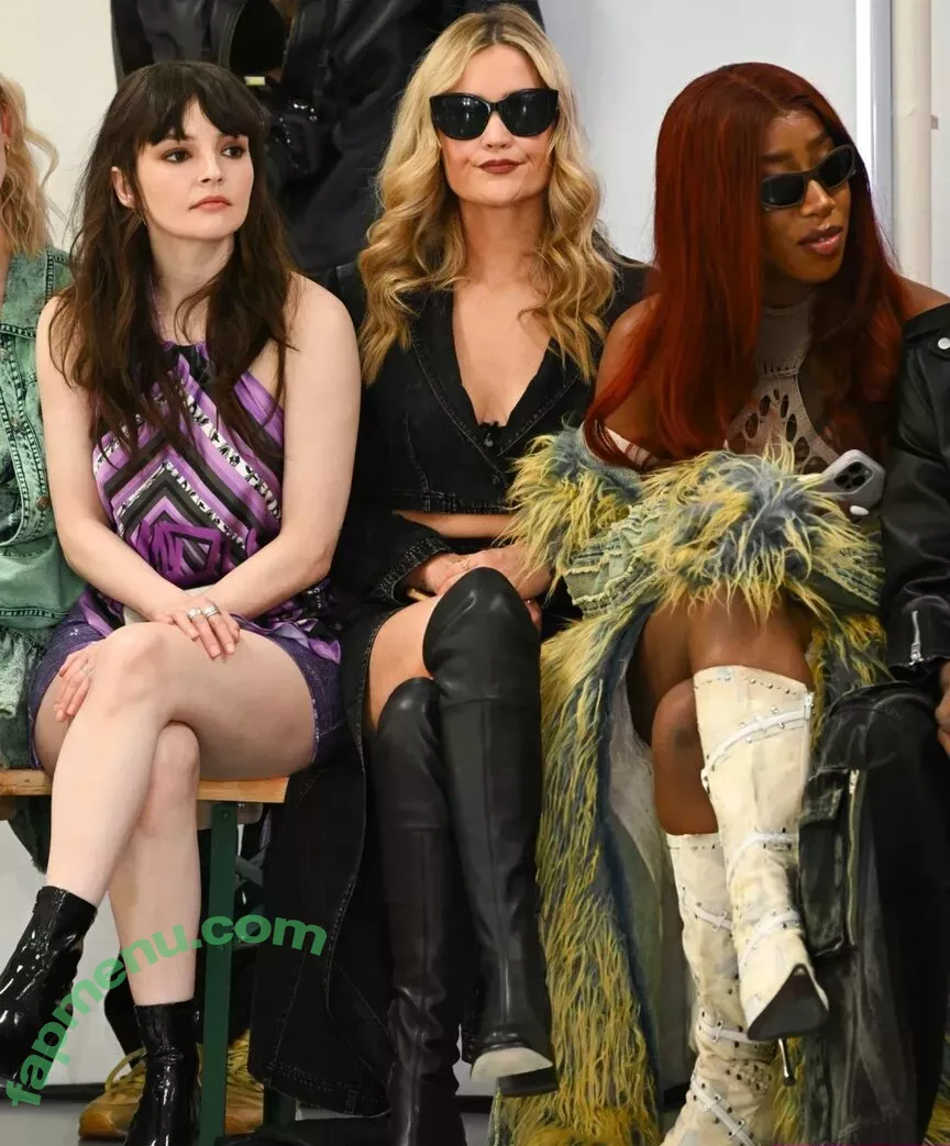 Lauren Mayberry nude photo #0924 (laurenevemayberry)