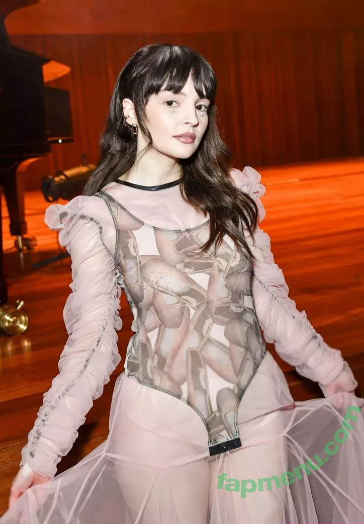 Lauren Mayberry nude photo #0927 (laurenevemayberry)