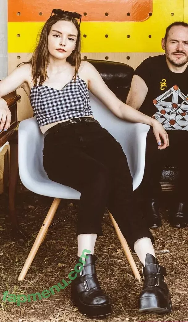 Lauren Mayberry nude photo #0935 (laurenevemayberry)