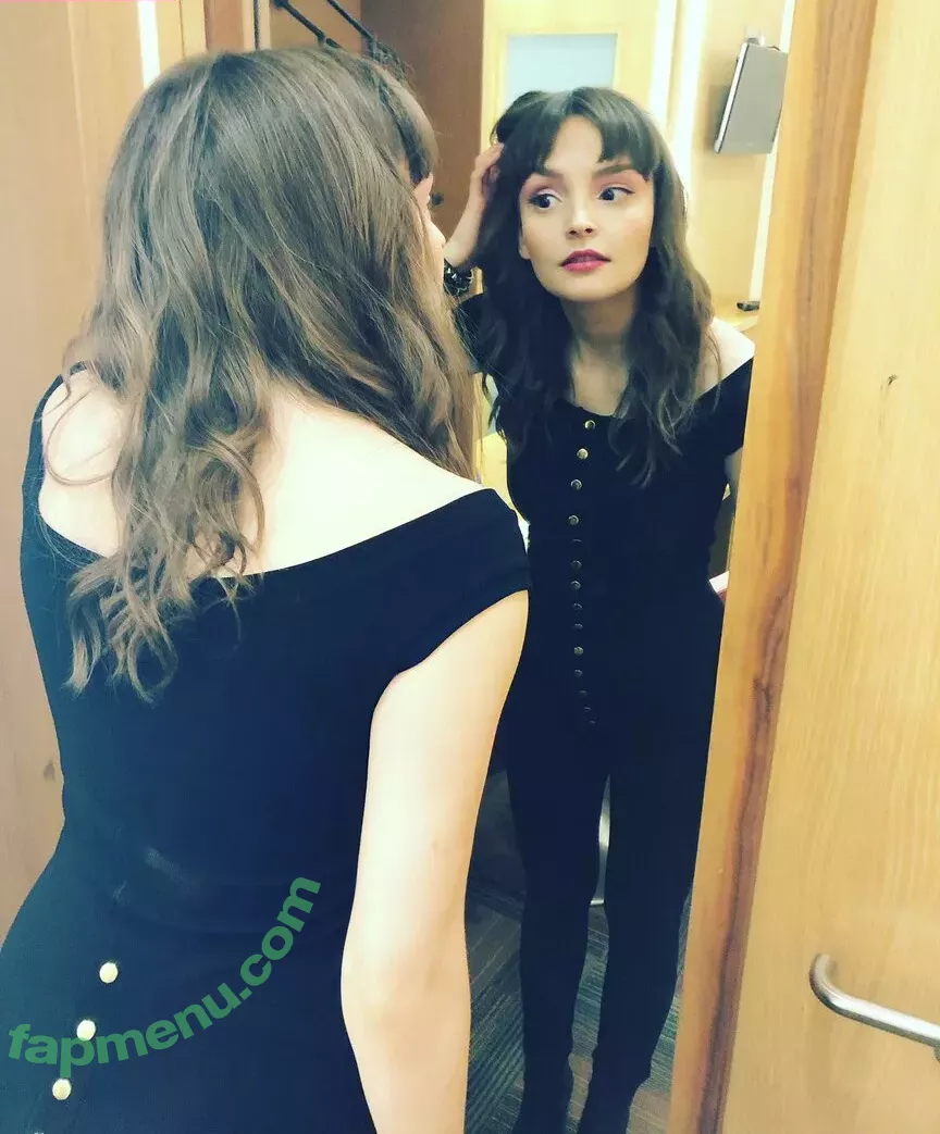 Lauren Mayberry nude photo #0938 (laurenevemayberry)
