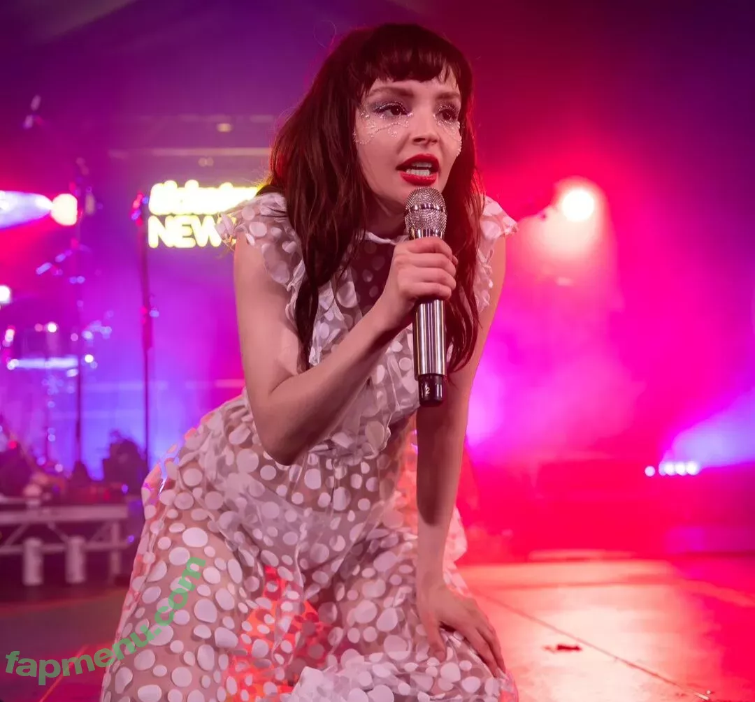 Lauren Mayberry nude photo #0955 (laurenevemayberry)