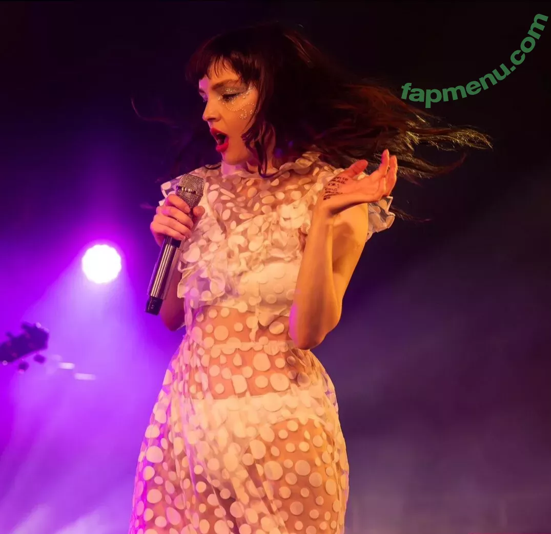 Lauren Mayberry nude photo #0957 (laurenevemayberry)