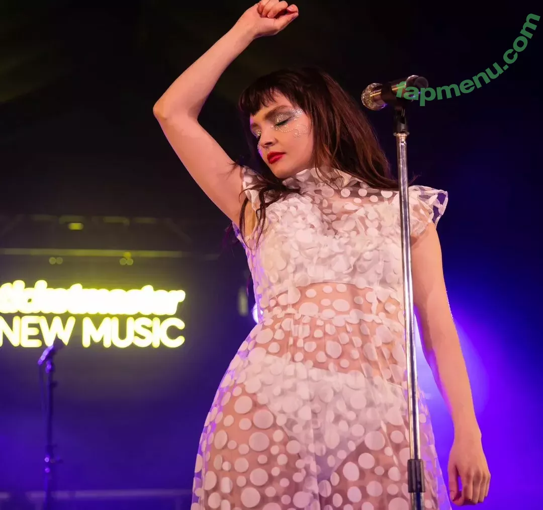 Lauren Mayberry nude photo #0963 (laurenevemayberry)