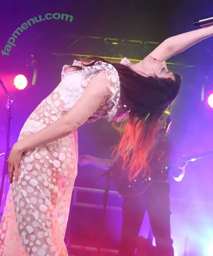 Lauren Mayberry nude photo #0976 (laurenevemayberry)