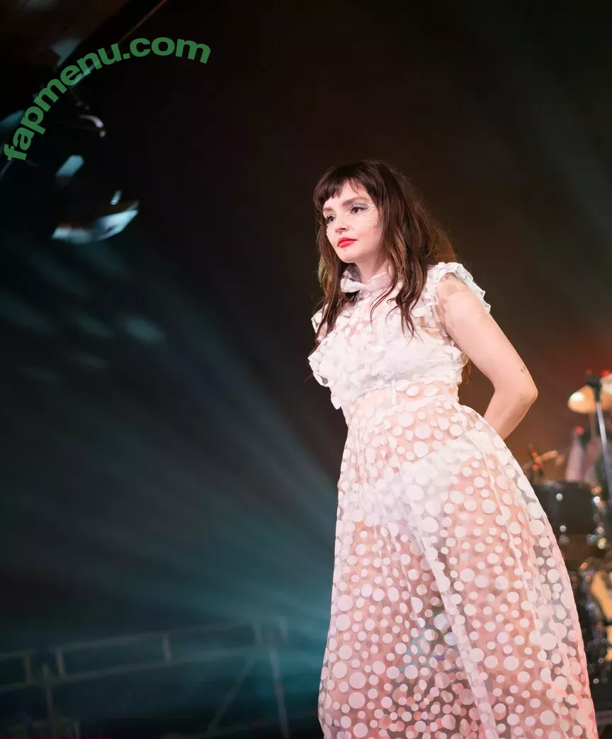 Lauren Mayberry nude photo #0982 (laurenevemayberry)