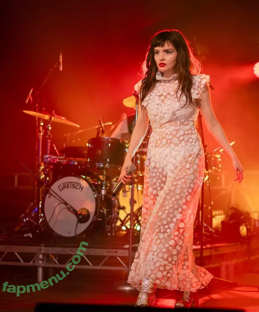 Lauren Mayberry nude photo #0984 (laurenevemayberry)