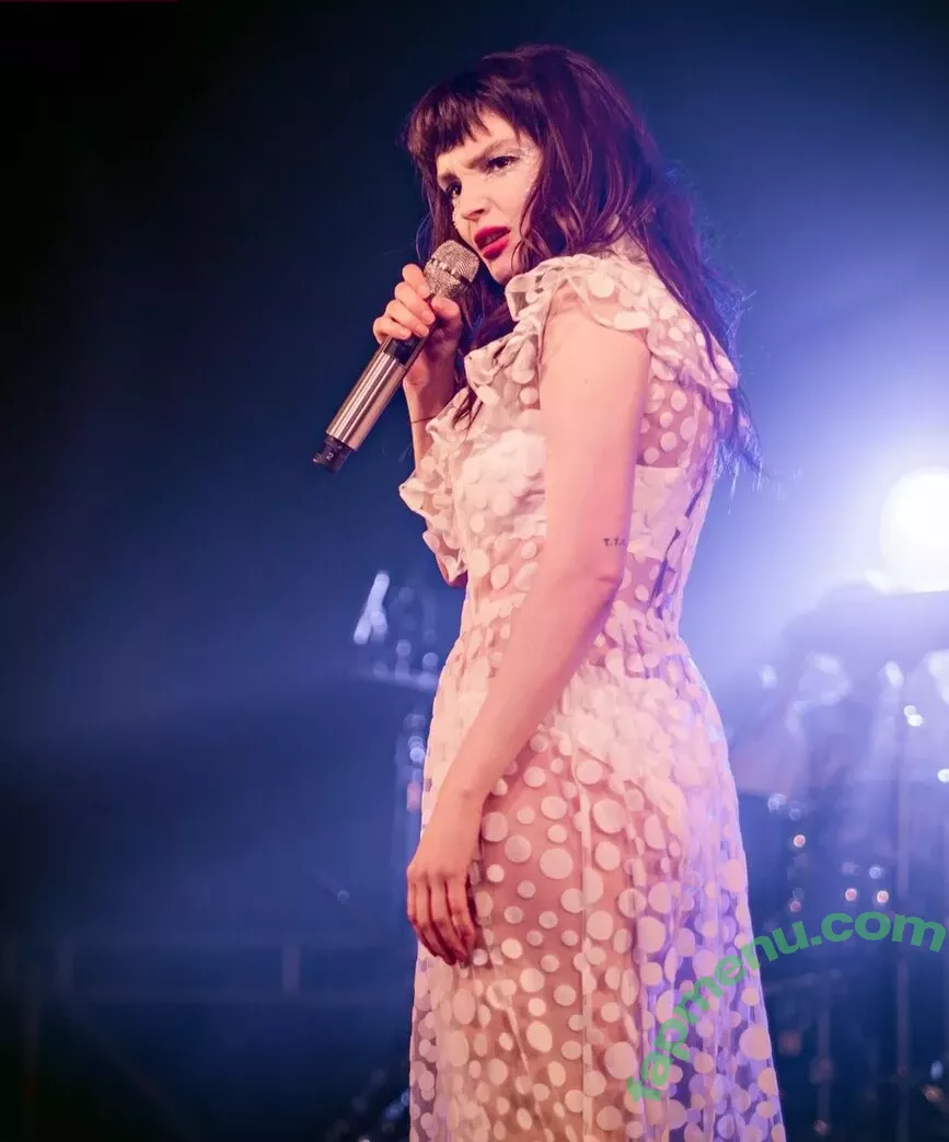 Lauren Mayberry nude photo #0989 (laurenevemayberry)