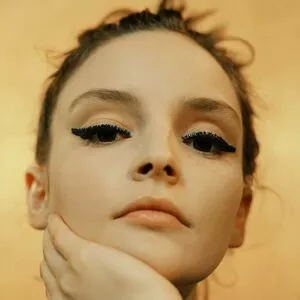 Lauren Mayberry / laurenevemayberry nude photo #1031