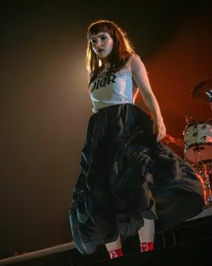 Lauren Mayberry / laurenevemayberry nude photo #1186