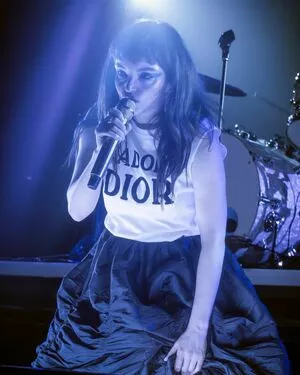 Lauren Mayberry / laurenevemayberry nude photo #1188