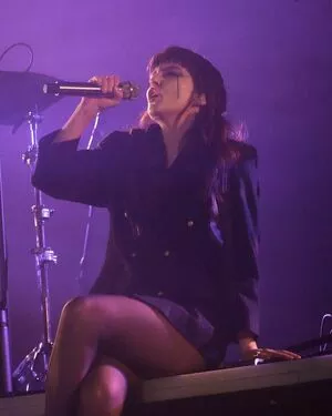 Lauren Mayberry / laurenevemayberry nude photo #1206