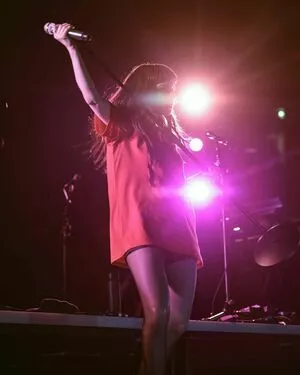 Lauren Mayberry / laurenevemayberry nude photo #1212