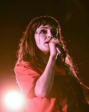 Lauren Mayberry / laurenevemayberry nude photo #1217