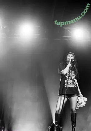 Lauren Mayberry / laurenevemayberry nude photo #1257