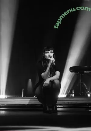 Lauren Mayberry / laurenevemayberry nude photo #1266