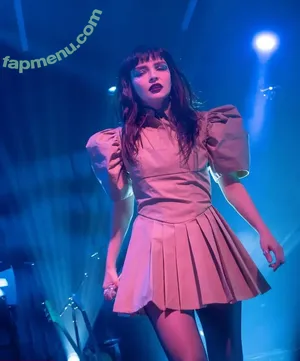 Lauren Mayberry / laurenevemayberry nude photo #1304