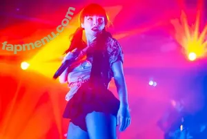 Lauren Mayberry / laurenevemayberry nude photo #1375