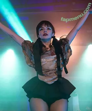 Lauren Mayberry / laurenevemayberry nude photo #1389