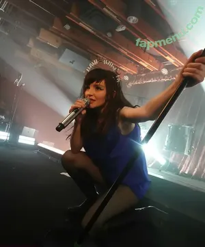 Lauren Mayberry / laurenevemayberry nude photo #1440