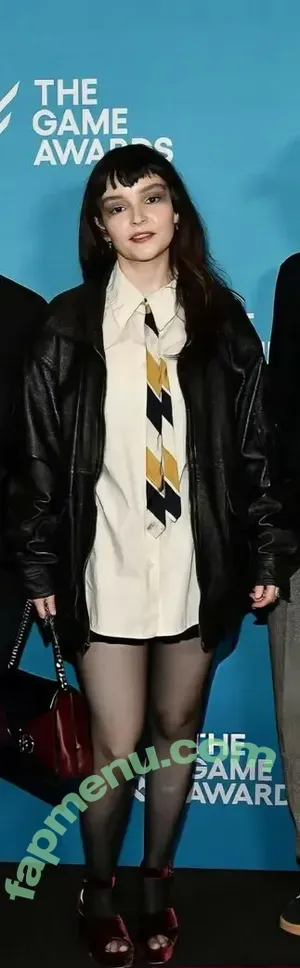 Lauren Mayberry / laurenevemayberry nude photo #1491