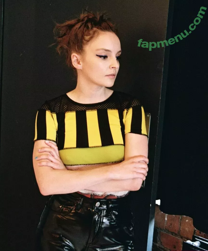 Lauren Mayberry nude photo #1006 (laurenevemayberry)