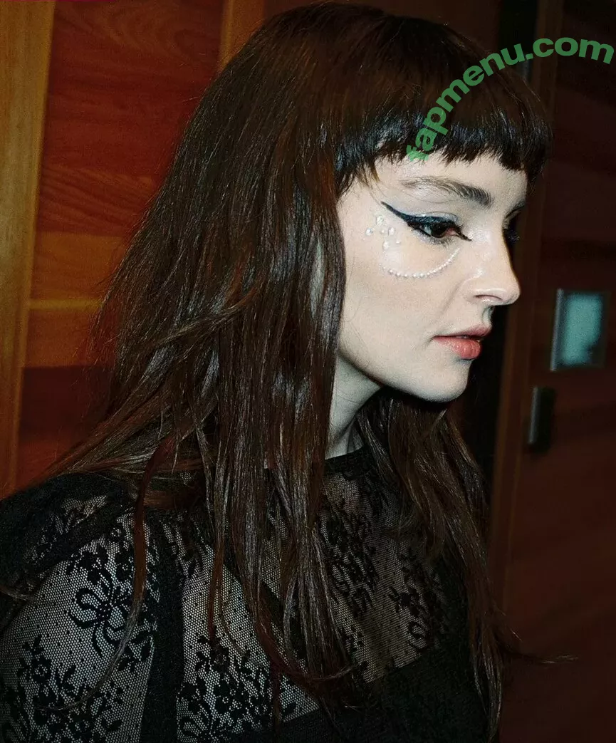 Lauren Mayberry nude photo #1009 (laurenevemayberry)