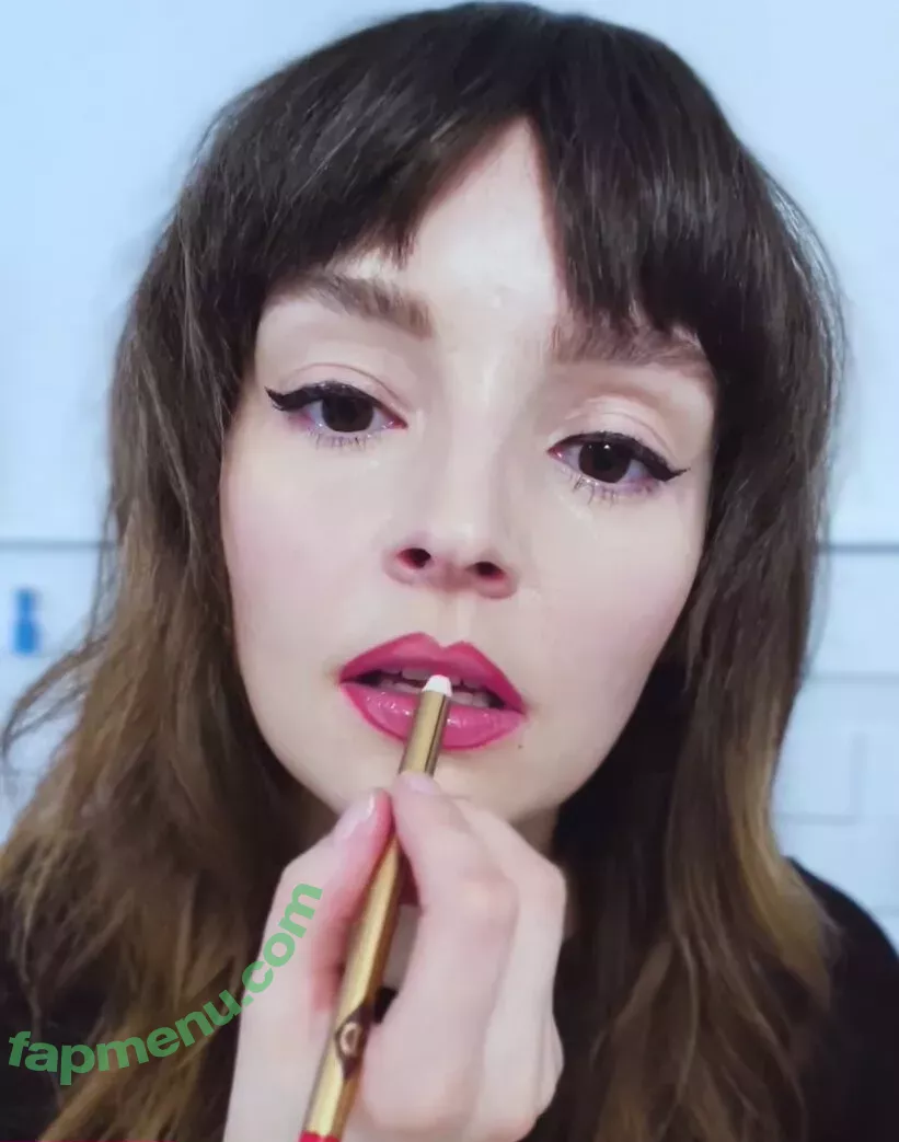 Lauren Mayberry nude photo #1028 (laurenevemayberry)