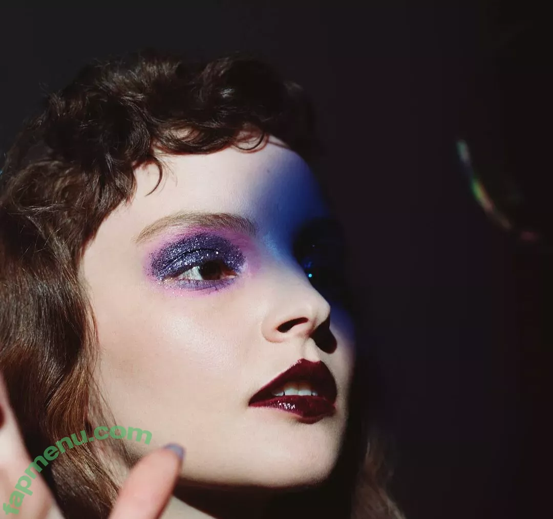 Lauren Mayberry nude photo #1030 (laurenevemayberry)