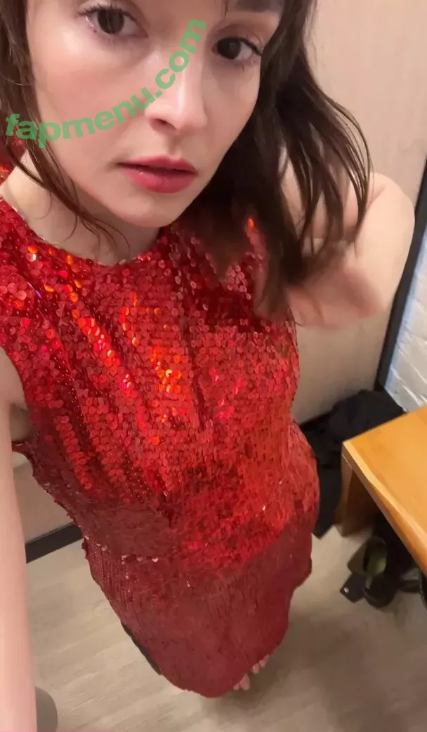 Lauren Mayberry nude photo #1037 (laurenevemayberry)